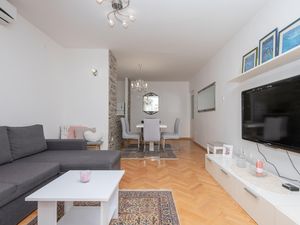 23762956-Ferienwohnung-4-Makarska-300x225-2