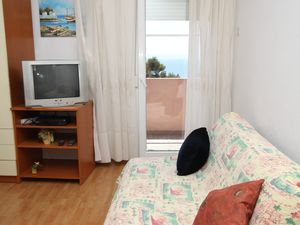 18953665-Ferienwohnung-4-Makarska-300x225-2