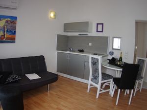 19120484-Ferienwohnung-2-Makarska-300x225-3