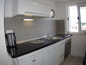 19120485-Ferienwohnung-4-Makarska-300x225-4