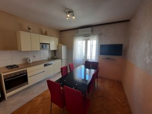 19184725-Ferienwohnung-8-Makarska-300x225-1