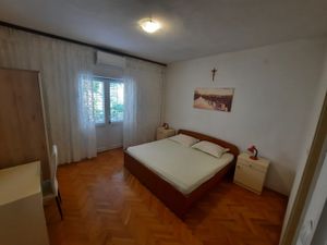 19184725-Ferienwohnung-8-Makarska-300x225-5