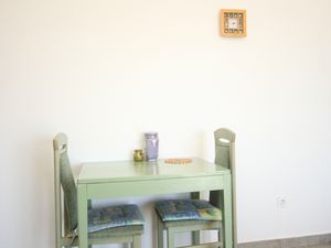 21666531-Ferienwohnung-2-Makarska-300x225-1