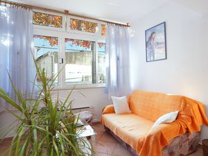 22925667-Ferienwohnung-3-Makarska-300x225-2