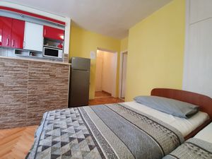 23145425-Ferienwohnung-4-Makarska-300x225-2