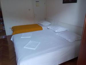 23144581-Ferienwohnung-3-Makarska-300x225-4