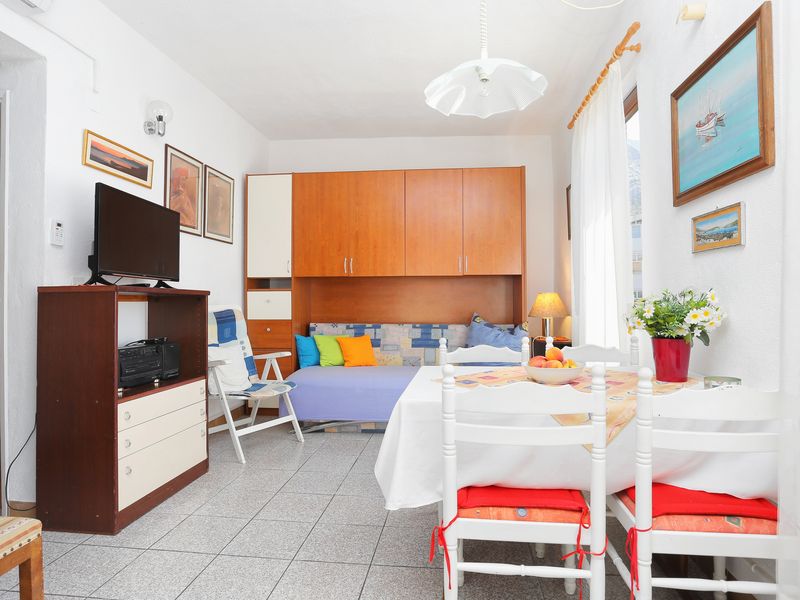 23182221-Ferienwohnung-4-Makarska-800x600-2