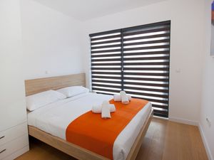 23332532-Ferienwohnung-6-Makarska-300x225-5