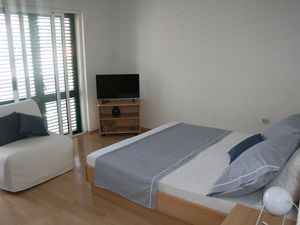 23389361-Ferienwohnung-4-Makarska-300x225-1