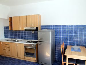 23389361-Ferienwohnung-4-Makarska-300x225-2