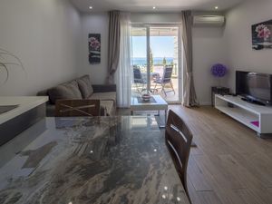 23566529-Ferienwohnung-4-Makarska-300x225-1