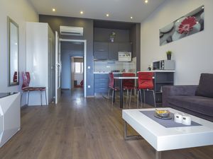 23566535-Ferienwohnung-4-Makarska-300x225-2