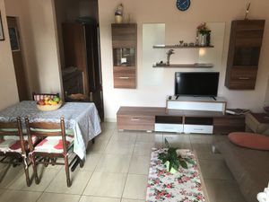 23584493-Ferienwohnung-6-Makarska-300x225-3