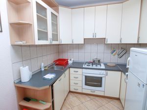 23584493-Ferienwohnung-6-Makarska-300x225-4