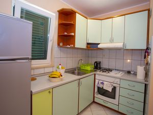 23644690-Ferienwohnung-4-Makarska-300x225-3