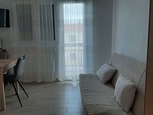 23662783-Ferienwohnung-2-Makarska-300x225-1