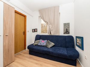 23676115-Ferienwohnung-2-Makarska-300x225-1