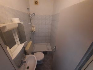 23676852-Ferienwohnung-2-Makarska-300x225-4