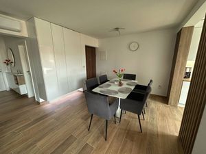 23680425-Ferienwohnung-6-Makarska-300x225-5