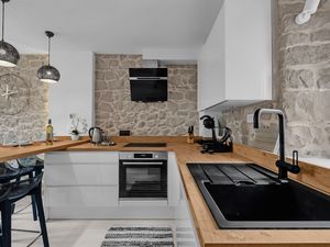 23685707-Ferienwohnung-4-Makarska-300x225-1