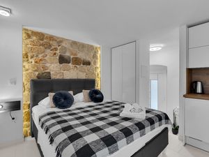 23685720-Ferienwohnung-2-Makarska-300x225-5