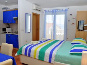 23898000-Ferienwohnung-3-Makarska-300x225-5