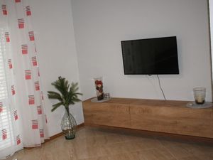 23917023-Ferienwohnung-4-Makarska-300x225-1