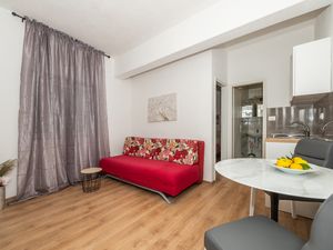 Ferienwohnung für 3 Personen (25 m²) in Makarska