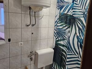 23954844-Ferienwohnung-2-Makarska-300x225-4