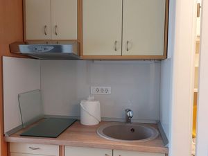 24015786-Ferienwohnung-2-Makarska-300x225-5