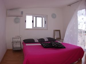 23931380-Ferienwohnung-2-Makarska-300x225-4