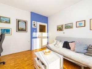 23933789-Ferienwohnung-6-Makarska-300x225-4