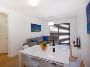 23933979-Ferienwohnung-6-Makarska-300x225-3