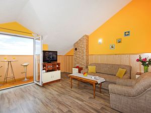 23934072-Ferienwohnung-4-Makarska-300x225-1