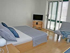 23934345-Ferienwohnung-4-Makarska-300x225-1