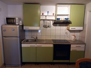 18000066-Ferienwohnung-4-Makarska-300x225-3