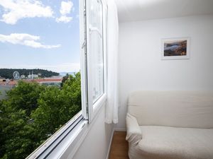 24025345-Ferienwohnung-4-Makarska-300x225-2