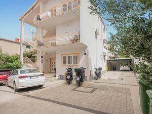 24000865-Ferienwohnung-6-Makarska-300x225-1