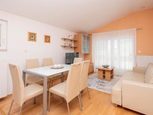 24000865-Ferienwohnung-6-Makarska-300x225-3