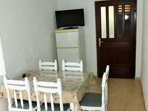 24021398-Ferienwohnung-4-Makarska-300x225-1