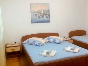 24021401-Ferienwohnung-3-Makarska-300x225-3