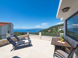 23993667-Ferienwohnung-3-Makarska-300x225-0