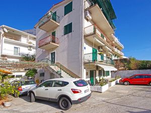 23940575-Ferienwohnung-6-Makarska-300x225-5