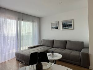 24048089-Ferienwohnung-4-Makarska-300x225-4