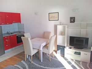 23838977-Ferienwohnung-3-Makarska-300x225-4