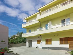 23729285-Ferienwohnung-8-Makarska-300x225-2