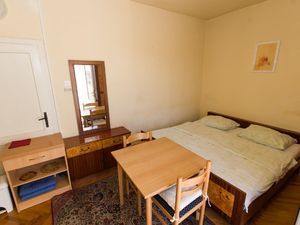 24050835-Ferienwohnung-2-Makarska-300x225-3