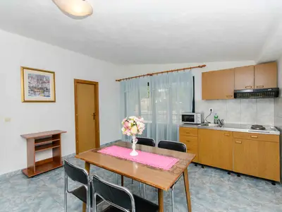 Ferienwohnung für 4 Personen (48 m²) in Makarska 8/10