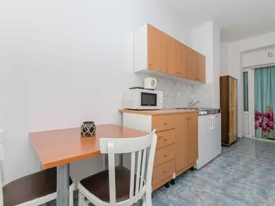 Ferienwohnung für 2 Personen (30 m²) in Makarska 10/10