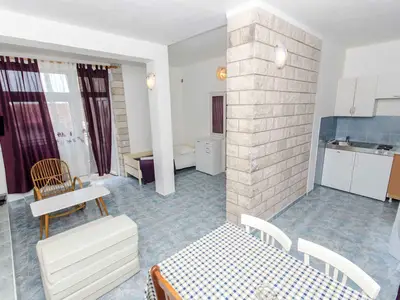 Ferienwohnung für 3 Personen (40 m²) in Makarska 10/10